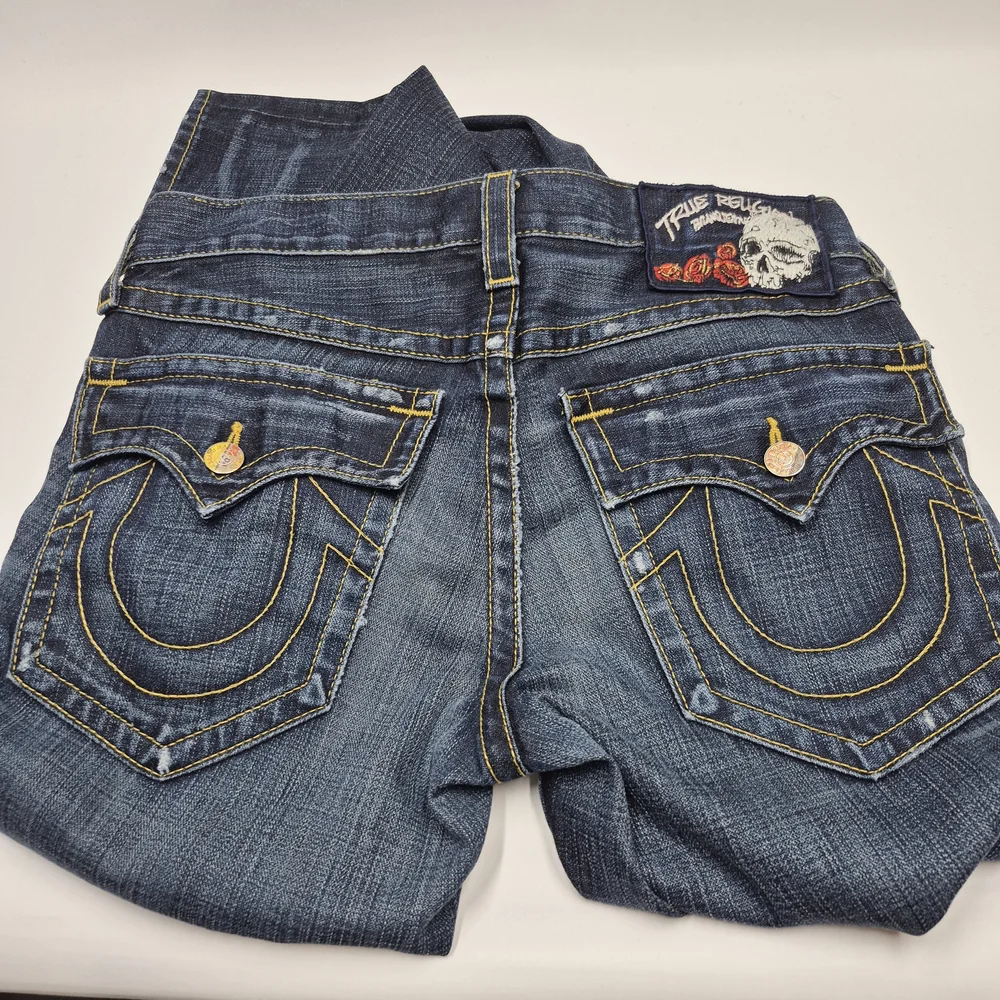TRUE RELIGION Premium Vintage Skull & Roses Straight Jeans Women's  33 - Picture 7 of 16